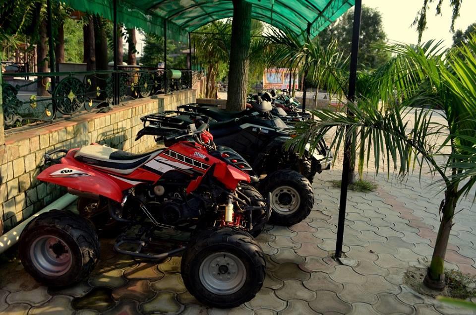 Kangs Nirvana Resorts And Spa Mahalpur エクステリア 写真