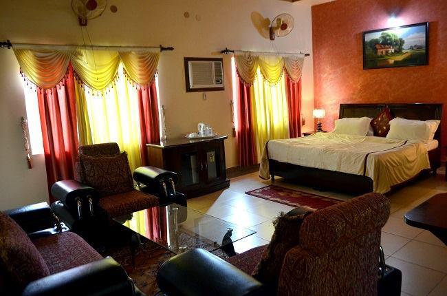 Kangs Nirvana Resorts And Spa Mahalpur エクステリア 写真